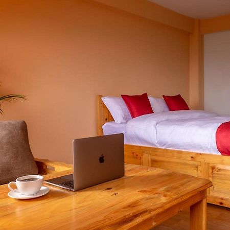 Eagle Nest Hotel Bhatgoan エクステリア 写真