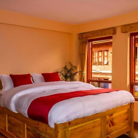 Eagle Nest Hotel Bhatgoan エクステリア 写真