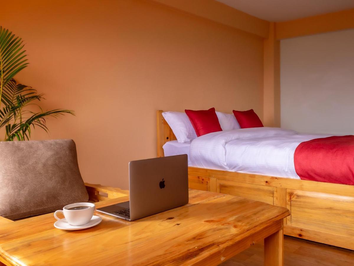 Eagle Nest Hotel Bhatgoan エクステリア 写真