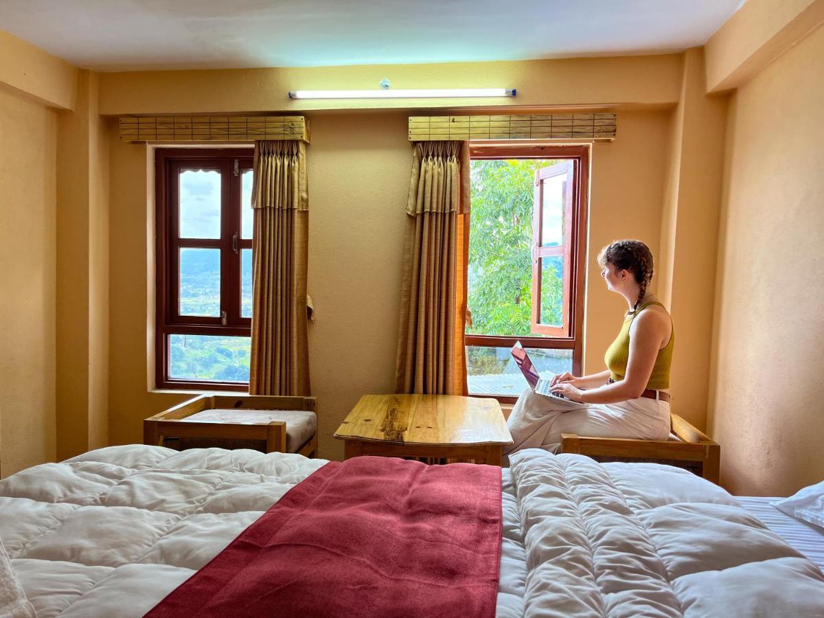 Eagle Nest Hotel Bhatgoan エクステリア 写真
